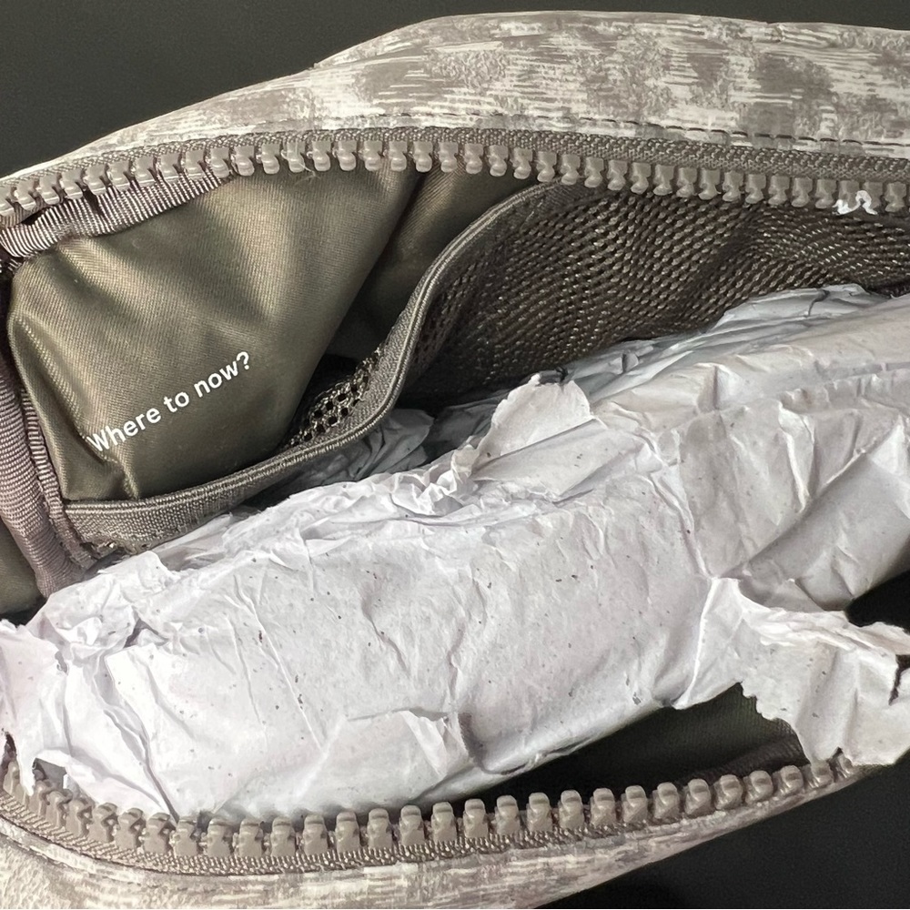 Lululemon Quilted Grid Belt Bag, 1.5L, Lined Leopard NWT - Picture 6 of 6